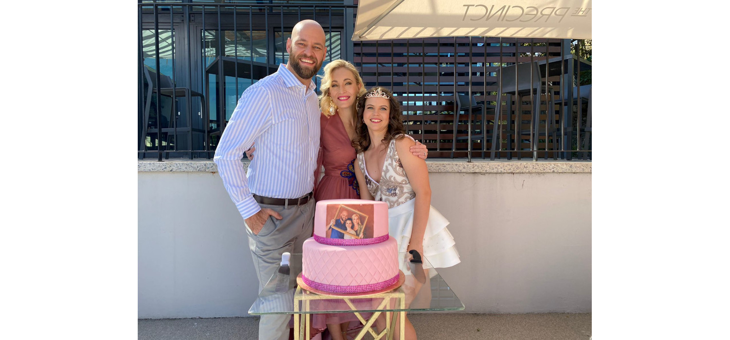 Penny Wolhuter as Leah le Roux on SABC3’s THE ESTATE with co-stars Nadia Velvekens and Charlie Bouguenon