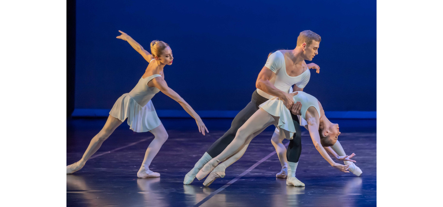 Concerto Barocco choreography by George Balanchine. Performed by permission of the ©The George Balanchine Trust. Photographer credit: Paul Seaby.