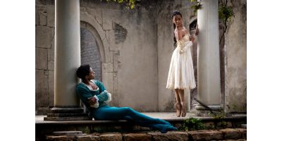 Monike Cristina and Gabriel Fernandes at Beechwood Gardens - ROMEO AND JULIET - Joburg Ballet 2023. Photo: Lauge Sorensen.