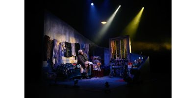 Mpume Mthombeni in Isidlamlilo / The Fire Eater. Photo credit: Val Adamson.